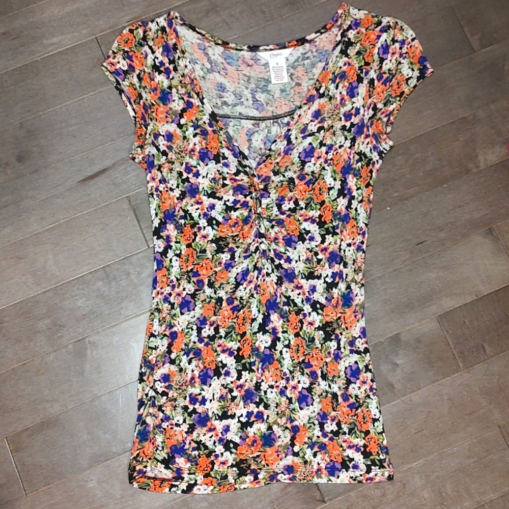 Candie's Juniors Size Small V Neck Top
